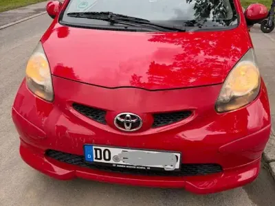 Używany Toyota Aygo 68 KM (50 kW) 2008 Czerwony Hatchback