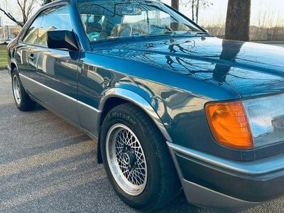 Blau Gebraucht 1988 Mercedes 230 Coupé | 9.000 €