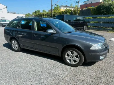 Używany Skoda Octavia 105 KM (77 kW) 2006 Szary Kombi