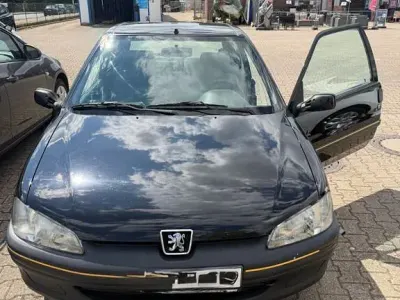 Gebraucht Peugeot 106 45 PS (33 kW) 1997 Schwarz Kleinwagen
