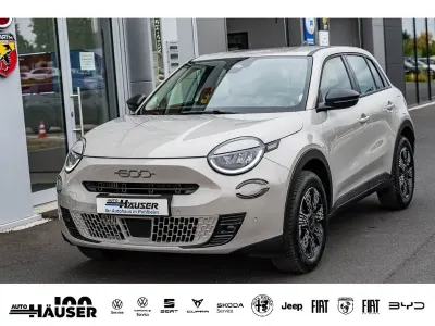 Neu Fiat 600 Business 110 PS (80 kW) 2026 Beige SUV
