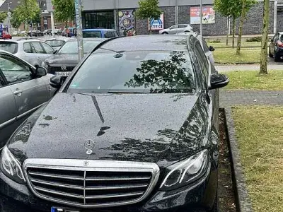 Gebraucht Mercedes E220 194 PS (142 kW) 2018 Schwarz Kombi