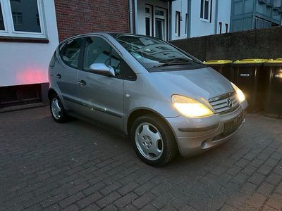Usata Mercedes A140 82 CV (60 kW) 1999 Argento Utilitaria