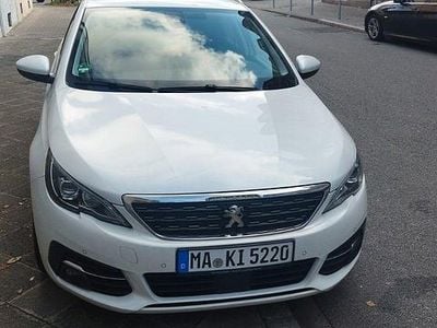 Gebraucht Peugeot 308 Allure 131 PS (96 kW) 2020 Weiß Kombi