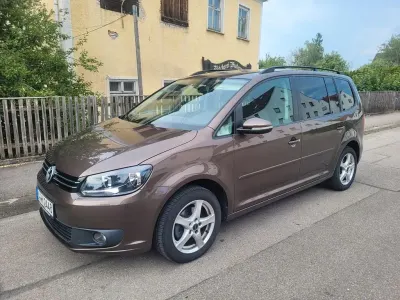 Gebraucht VW Touran Trendline 105 PS (77 kW) 2014 Braun Van / Kleinbus