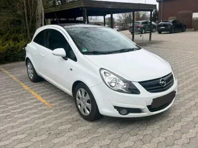 Gebraucht Opel Corsa 95 PS (69 kW) 2009 Weiß Kleinwagen