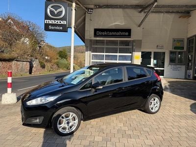 Gebraucht Ford Fiesta Celebration 82 PS (60 kW) 2017 Schwarz Kleinwagen