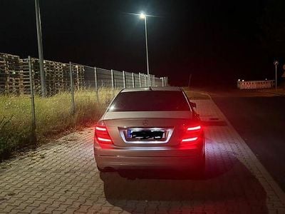 Gebraucht Mercedes C180 Avantgarde 156 PS (114 kW) 2013 Silber Limousine