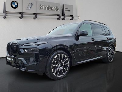Neu BMW X7 M Sport 530 PS (389 kW) 2026 Saphirschwarz metallic SUV