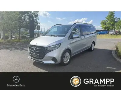 Gebraucht Mercedes V250 Style 190 PS (139 kW) 2025 Silber Van / Kleinbus
