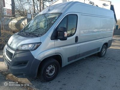 Gebraucht Peugeot Boxer 131 PS (96 kW) 2015 Andere farben Van