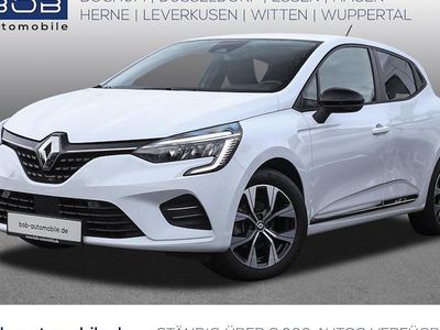Weiß Gebraucht 2022 Renault Clio V Evolution Limousine | 16.444 € (Etwas zu teuer)