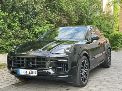Second-hand Porsche Cayenne Chrono 354 CP (260 kW) 2024 Negru SUV