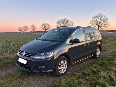 Gebraucht VW Sharan Comfortline 150 PS (110 kW) 2020 Grau Van / Kleinbus