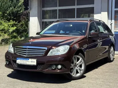 Gebraucht Mercedes C180 156 PS (114 kW) 2012 Braun Limousine