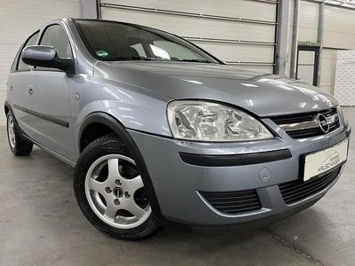 Grau Gebraucht 2004 Opel Corsa Enjoy Limousine | 3.480 € (Teuer)