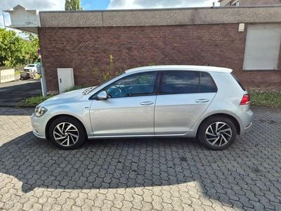 Używany VW Golf VII Join 116 KM (85 kW) 2019 Srebrny Sedan/Limuzyna