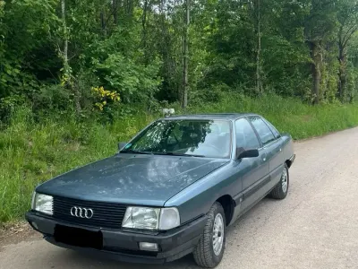 Gebraucht Audi 100 Basis 116 PS (85 kW) 1988 Grün Limousine