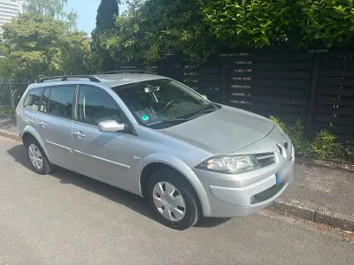Używany Renault Mégane GrandTour 111 KM (81 kW) 2009 Srebrny Kombi