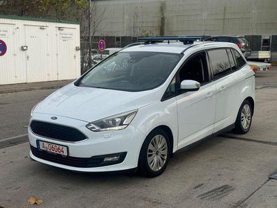 Weiß Gebraucht 2016 Ford Grand C-Max Trend Van / Kleinbus | 3.999 € (Teuer)