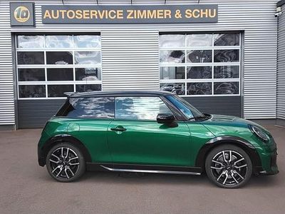 Second-hand Mini John Cooper Works 204 CP (150 kW) 2024 Verde Hatchback