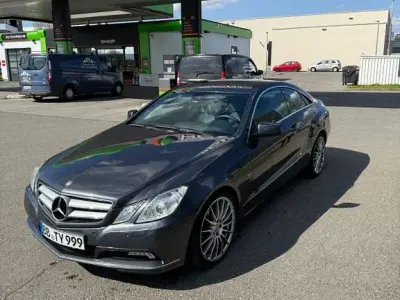 Gebraucht Mercedes E250 Avantgarde 204 PS (150 kW) 2012 Grau Coupé