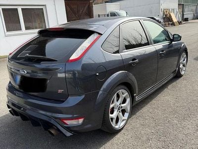 Usado Ford Focus ST 226 HP (166 kW) 2009 Cinzento Sedan