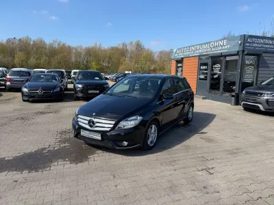 Gebraucht Mercedes B180 109 PS (80 kW) 2013 Schwarz Kleinwagen