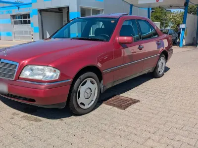 Gebraucht Mercedes C180 Elegance 122 PS (89 kW) 1994 Rot Limousine
