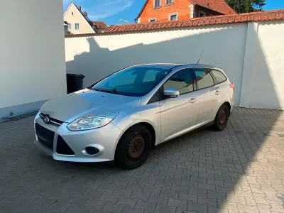 Gebraucht Ford Focus 100 PS (73 kW) 2014 Silber Kombi
