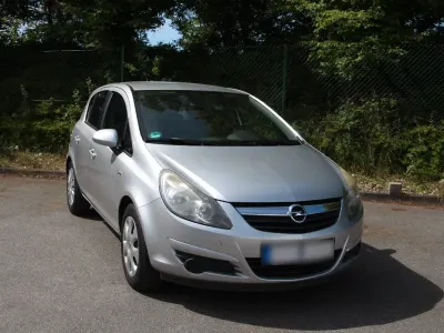 Usado Opel Corsa 87 HP (63 kW) 2010 Prateado Citadino