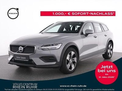 Gebraucht Volvo V60 CC Plus 196 PS (144 kW) 2024 Vapour grey / metallic Kombi