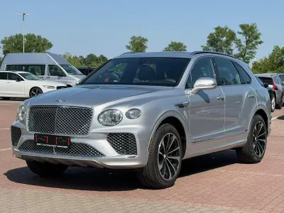 Begagnad Bentley Bentayga 551 HK (405 kW) 2021 Silver SUV