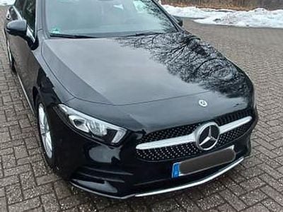 Gebraucht Mercedes A180 AMG line 136 PS (100 kW) 2019 Schwarz Limousine