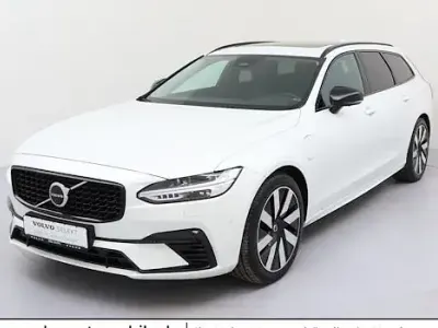 Używany Volvo V90 Plus 350 KM (257 kW) 2025 Biały Kombi