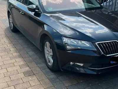 Gebraucht Skoda Superb 150 PS (110 kW) 2017 Schwarz Kombi