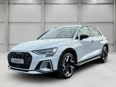 Gebraucht Audi A3 Sport 150 PS (110 kW) 2025 Suzukagrau met. sonderlackieru Limousine