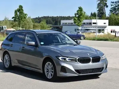 Usata BMW 318 Sport Line 150 CV (110 kW) 2023 Grigio Berlina
