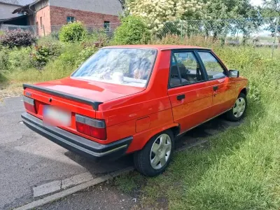 Gebraucht Renault R9 67 PS (49 kW) 1986 Rot Limousine