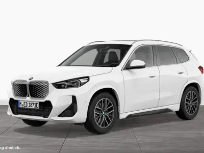 Gebraucht BMW iX1 M Sport 150 kW (204 PS) 2024 Alpinweiß uni SUV