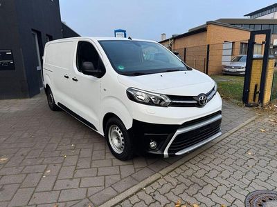 Weiß Gebraucht 2020 Toyota Proace Van / Kleinbus | 15.990 € (Guter Preis)