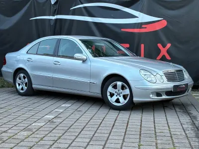 Gebraucht Mercedes E220 150 PS (110 kW) 2002 Silber Limousine