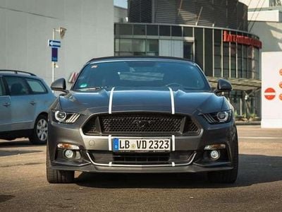 Grau Gebraucht 2017 Ford Mustang GT Cabrio | 37.000 € (Teuer)