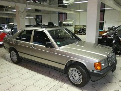 Gebraucht Mercedes 190 118 PS (86 kW) 1986 Grau Limousine