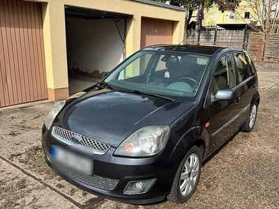Gebraucht Ford Fiesta Ghia 101 PS (74 kW) 2005 Grau Kleinwagen