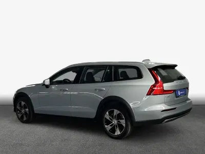 Gebraucht Volvo V60 CC 145 PS (106 kW) 2024 Kombi