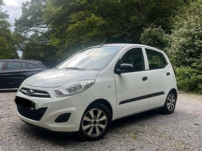 Gebraucht Hyundai i10 69 PS (50 kW) 2011 Weiß Kleinwagen