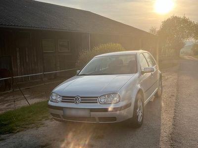 Gebraucht VW Golf IV Edition 75 PS (55 kW) 2000 Silber Kleinwagen