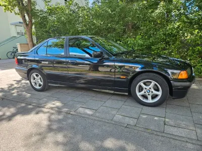 Gebraucht BMW 316 102 PS (75 kW) 1997 Schwarz Limousine