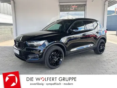 Käytetty Volvo XC40 R-Design 250 HP (183 kW) 2020 Musta Katumaasturi